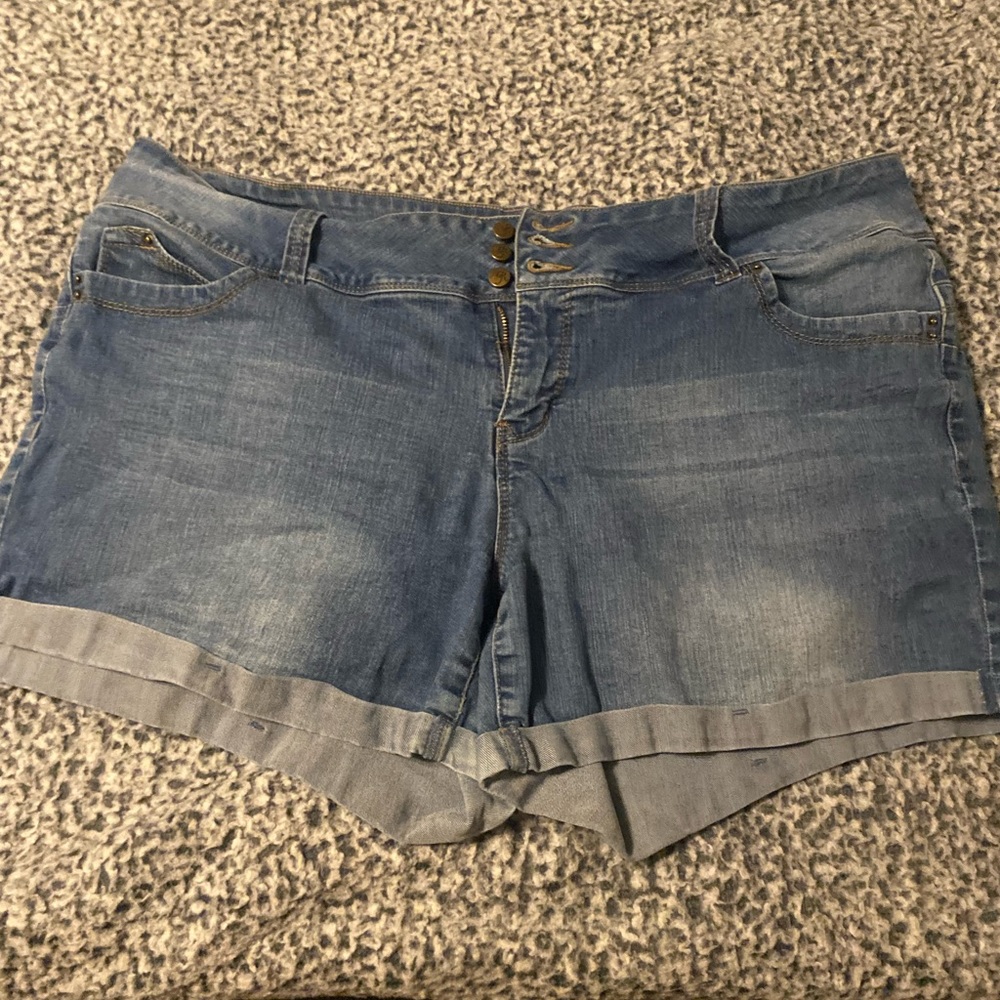 20W Jean shorts Royalty